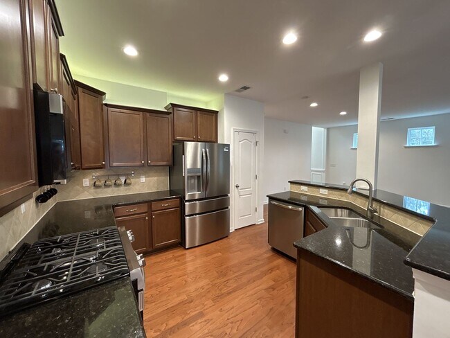 Building Photo - T.R. Lawing Realty Property