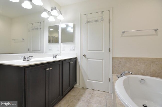 Building Photo - 7019 Joann Khan Dr