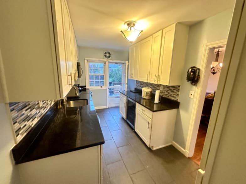 Building Photo - 309 Stratford Rd