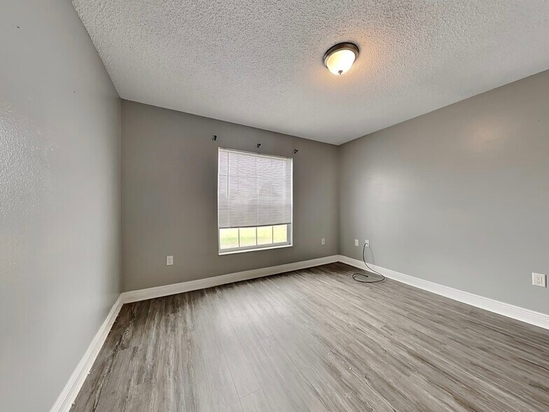 Building Photo - 6099 Colchester Ave