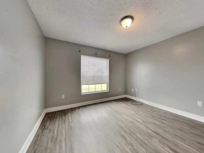 Building Photo - 6099 Colchester Ave