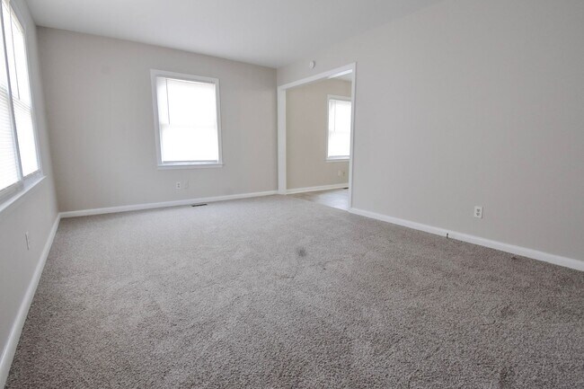 Building Photo - Updated 3 Bedroom and 1.5 Bath Home