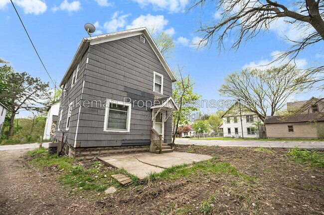 Building Photo - 434 Den Adel Ct