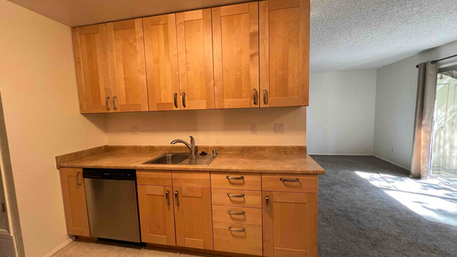 Building Photo - 3591 Quail Lakes Dr