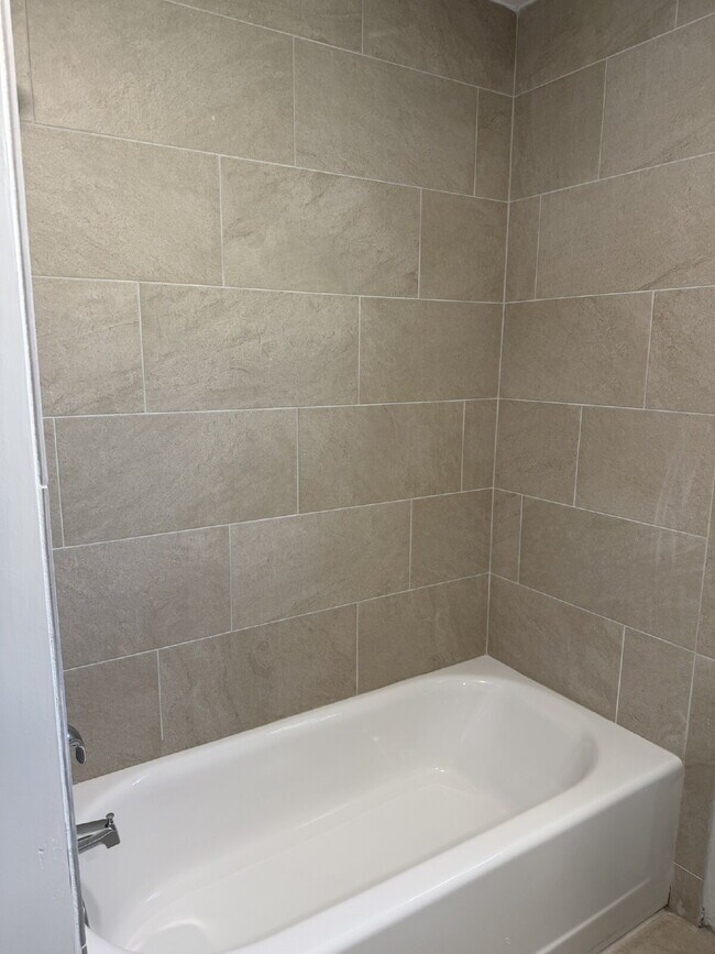 Building Photo - Modern Duplex Living Minutes from Downtown