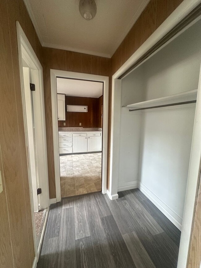 Building Photo - 1 Bed/1 Bath House