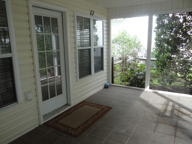 Building Photo - Lovely 3 bedroom 2 bath home in 55 and older neighborhood with 2 car garage
