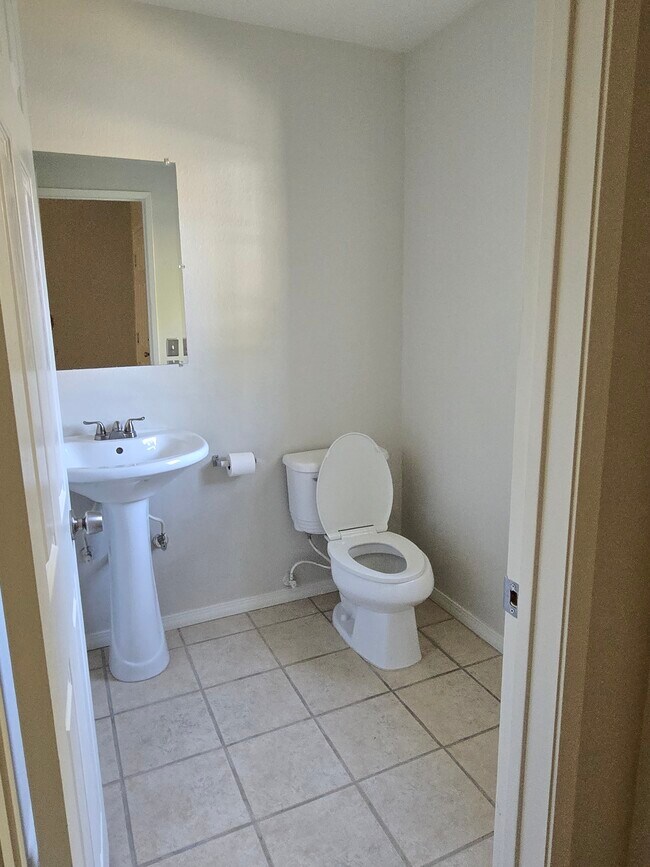 Building Photo - 40429 Maravilla Dr