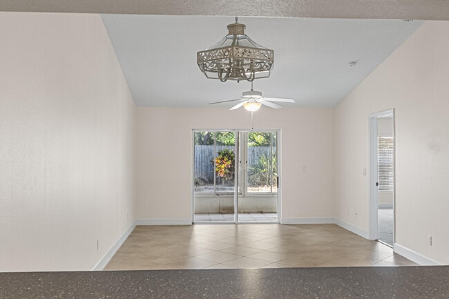 Building Photo - 277 Coastal Hill Dr