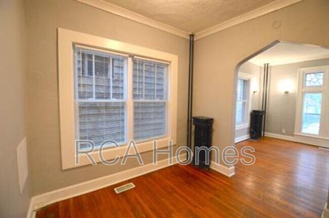 Building Photo - 2527 Shelby St