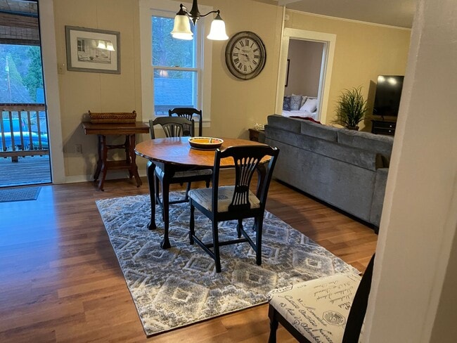 Building Photo - Hillside Cottage! Charming home with a view, 3-bd, 1-ba, fireplace, garage $300 Utility Fee