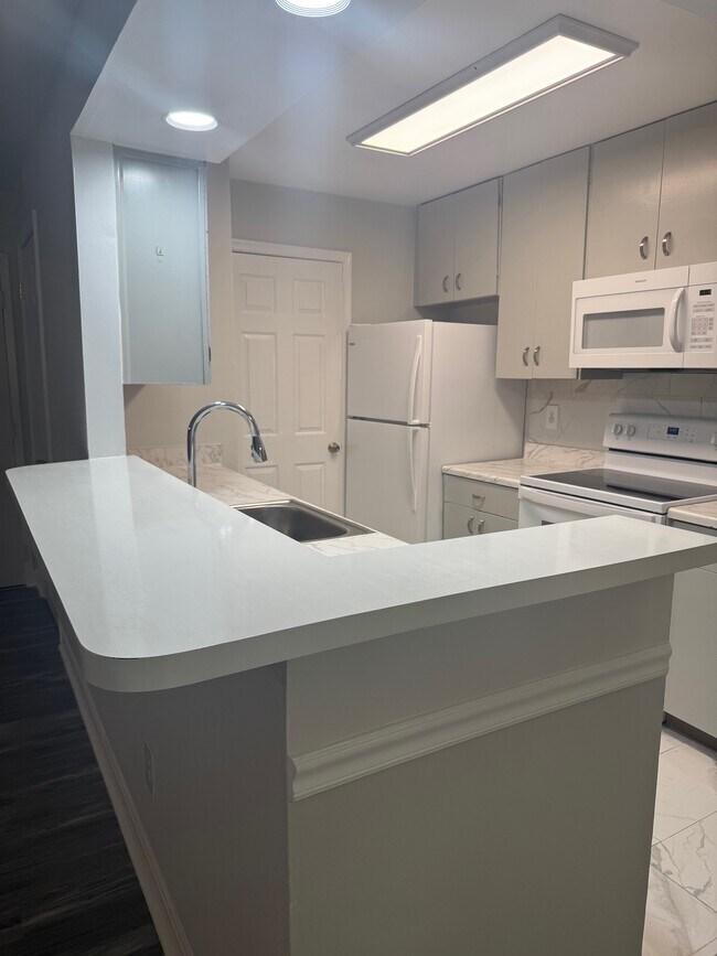 Kitchen - 13700 Modrad Way