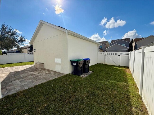 Building Photo - 6060 Roseate Spoonbill Dr