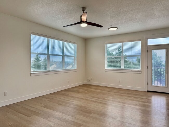 Building Photo - Clara Apartments