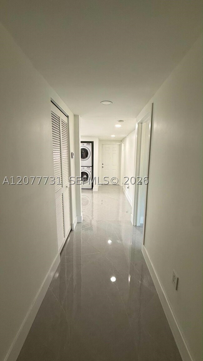 Building Photo - 305 NE 58th St