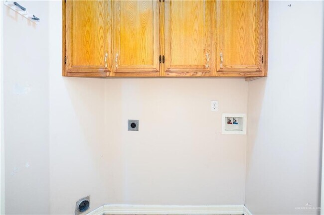 Building Photo - 604 Buena Vista Dr
