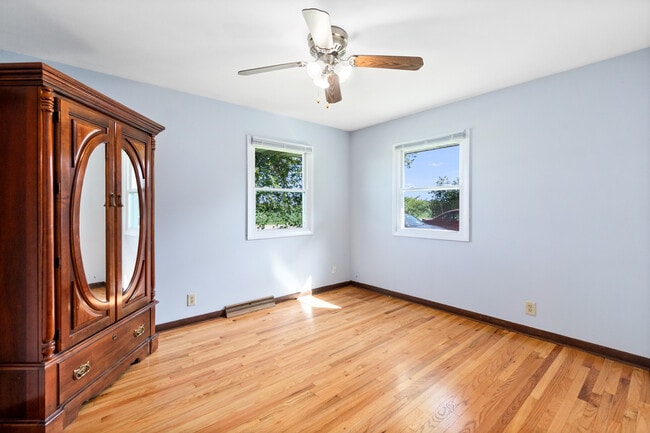 Building Photo - 815 Bronk Rd