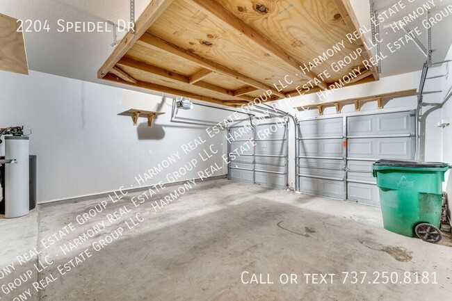 Building Photo - 2204 Speidel Dr