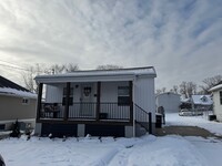 Building Photo - Beautiful, Fully Remodeled Two Bedroom Home