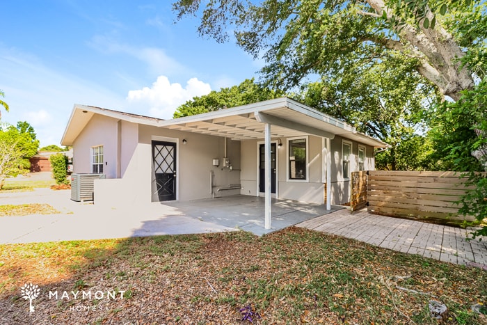 Building Photo - 1429 S Evergreen Ave