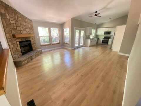 Building Photo - 970 Bayfield Dr