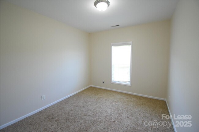 Building Photo - 9620 Camberley Ave NW