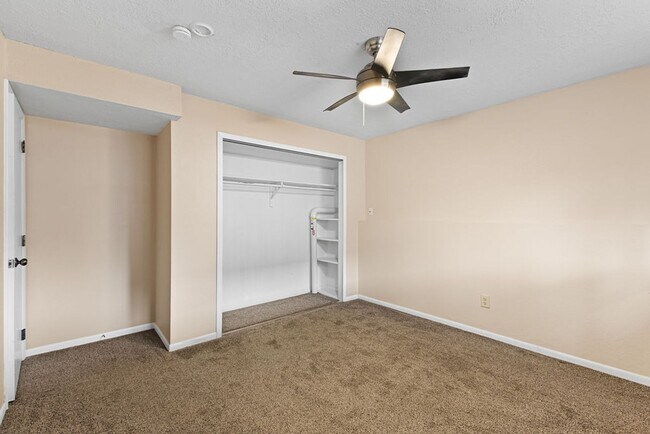 Building Photo - Spacious 2 Bedroom, 1.5 Bath Townhome in Greeley!