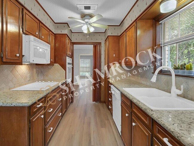 Building Photo - 4613 Westchester Dr