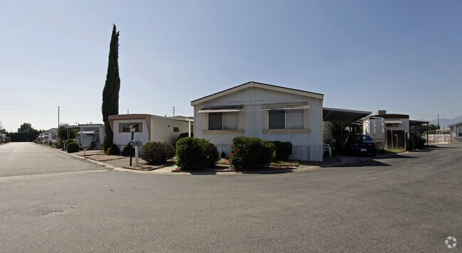 Building Photo - Pepper Villa