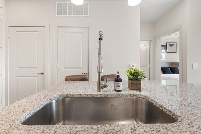 Building Photo - 5820 1/2 Cameron Rd