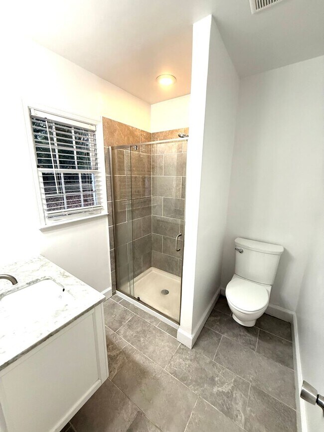 Building Photo - ** 4 Bed 2.5 Bath Located in Ridgefield** Call 334-366-9198 to schedule a self tour