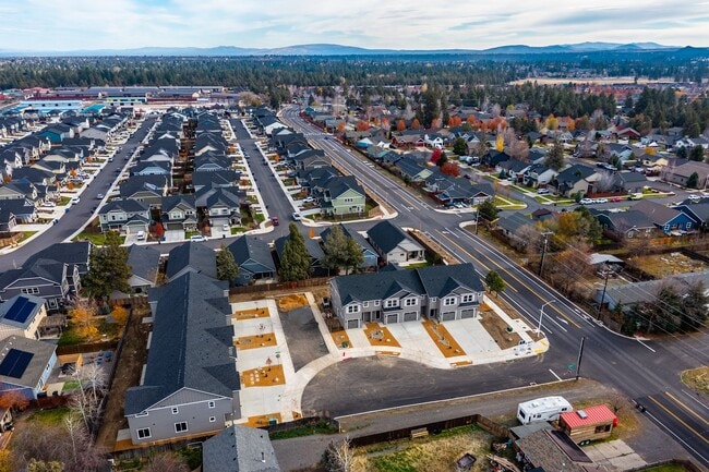 Building Photo - Brand New Stunning 3 Bed/2.5 Bath Townhouse-Old Farm District