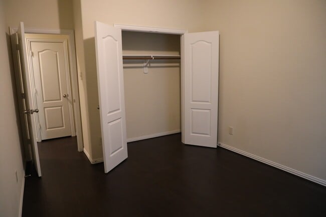 Building Photo - 2306 Snowy Egret Drive