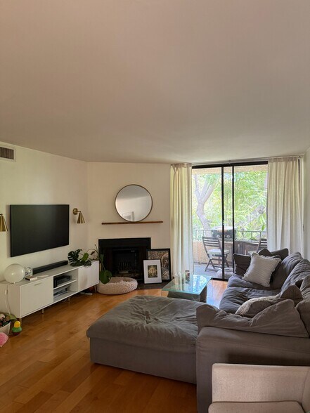 Building Photo - 4141 Via Marisol