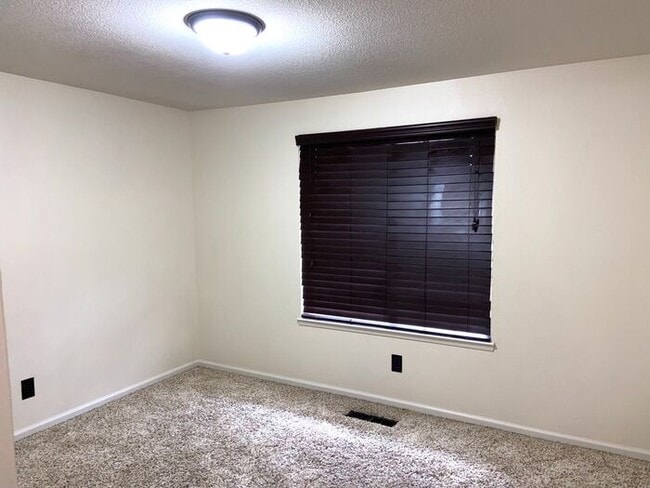 Building Photo - Sparks Single Story Home - 4 Bedrooms (Reed HS, Mendive MS, Whitehead ES)