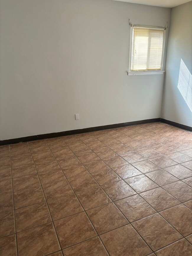 Building Photo - 249 Arlene St