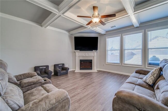 Building Photo - 7661 Silk Tree Pointe