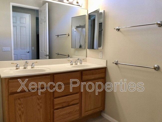 Building Photo - 1170 Wisteria Way