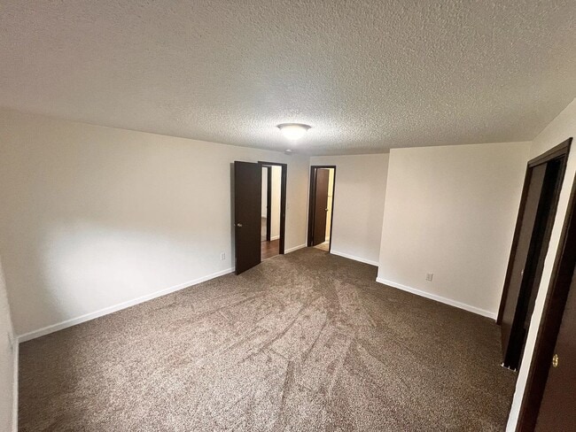 Building Photo - Rambler Golf Course View 3bd 2bath Avail. March 6th