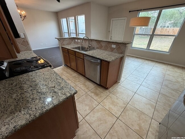 Building Photo - 1323 Pinnacle Falls