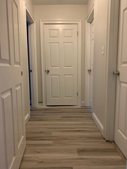 Building Photo - 3668 Kingsboro Rd NE