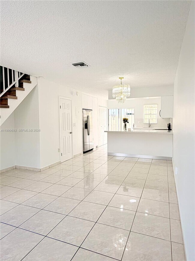 Building Photo - 1460 W 41st St