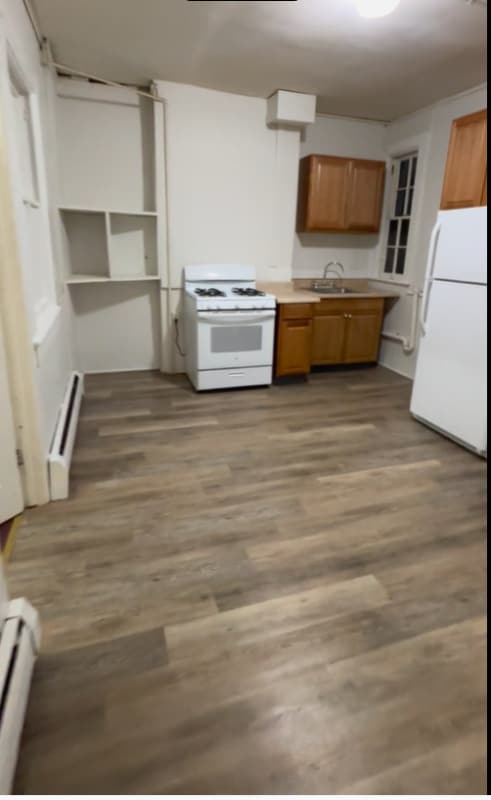 Building Photo - 205 13th St