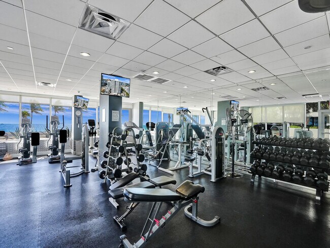 Building Photo - 209 N Fort Lauderdale Beach Blvd