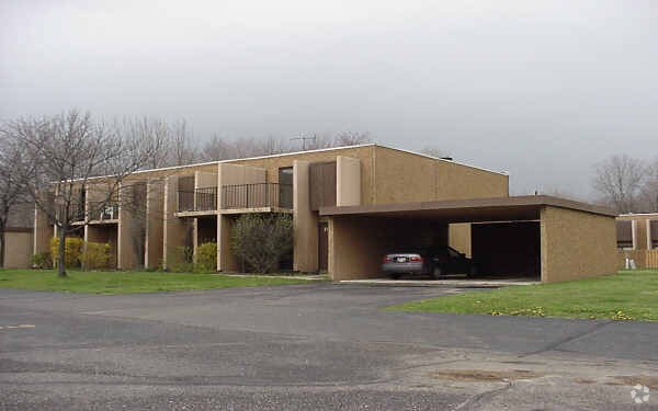 Building Photo - Whitewood Condominiums