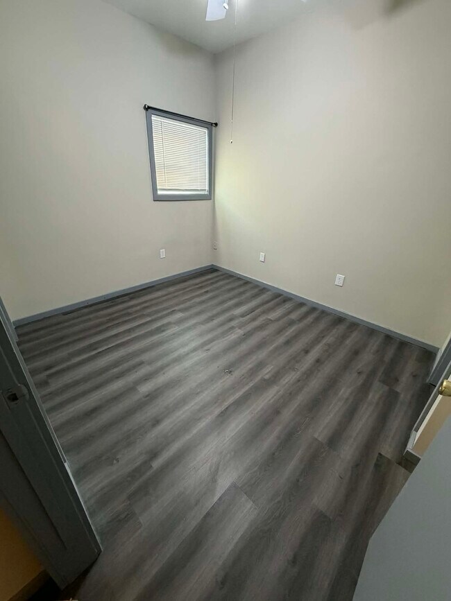 Building Photo - 5224 W Seneca St