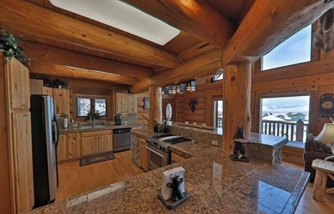 Building Photo - 72 Spruce Dr