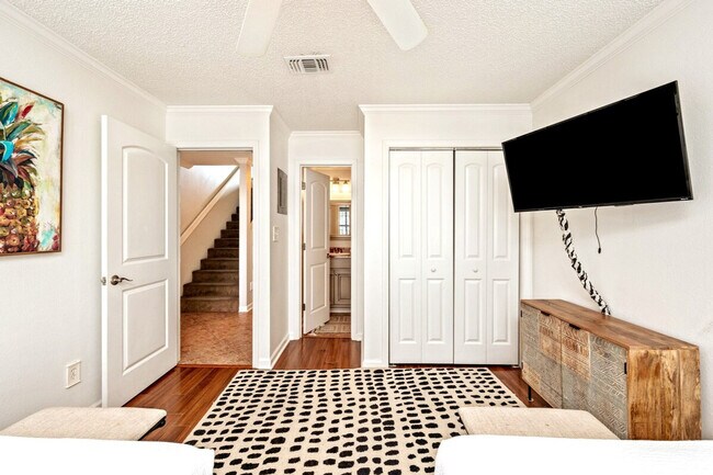 Building Photo - 149 Durango Rd