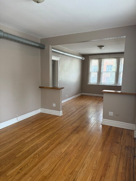 Building Photo - 2601 W Potomac Ave
