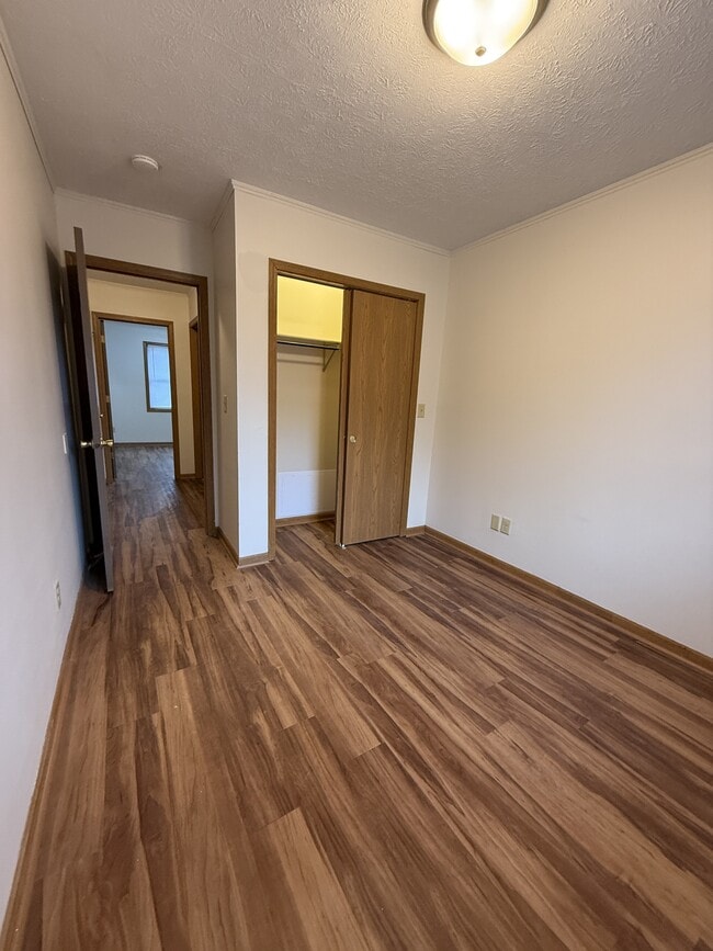 Building Photo - 25 W Collins St